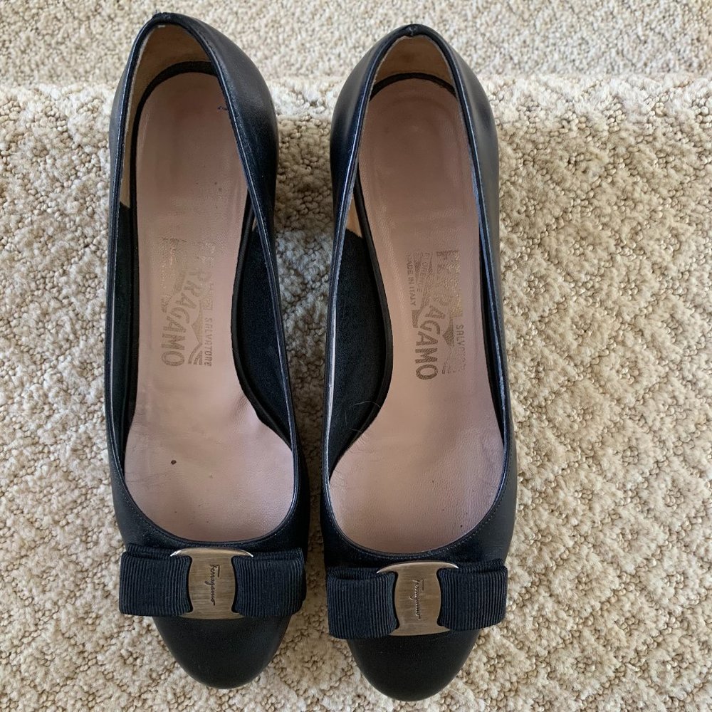 Womens Ferragamo Vara pumps, 7